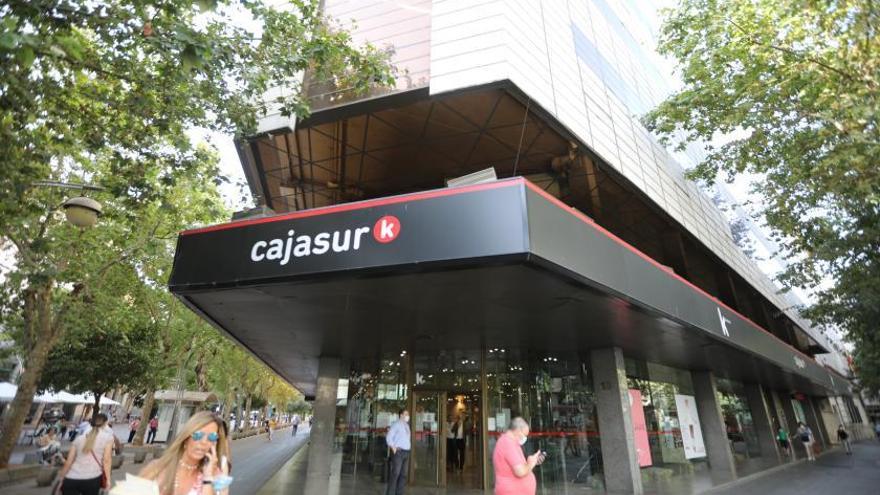 Oficina de Cajasur, del grupo Kutxabank, en Córdoba.