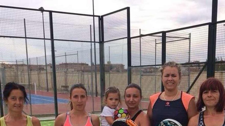 Palistas durante el Torneo de Pádel de San Agustín.