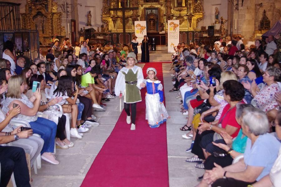 Desfile solidario en Fuentesaúco