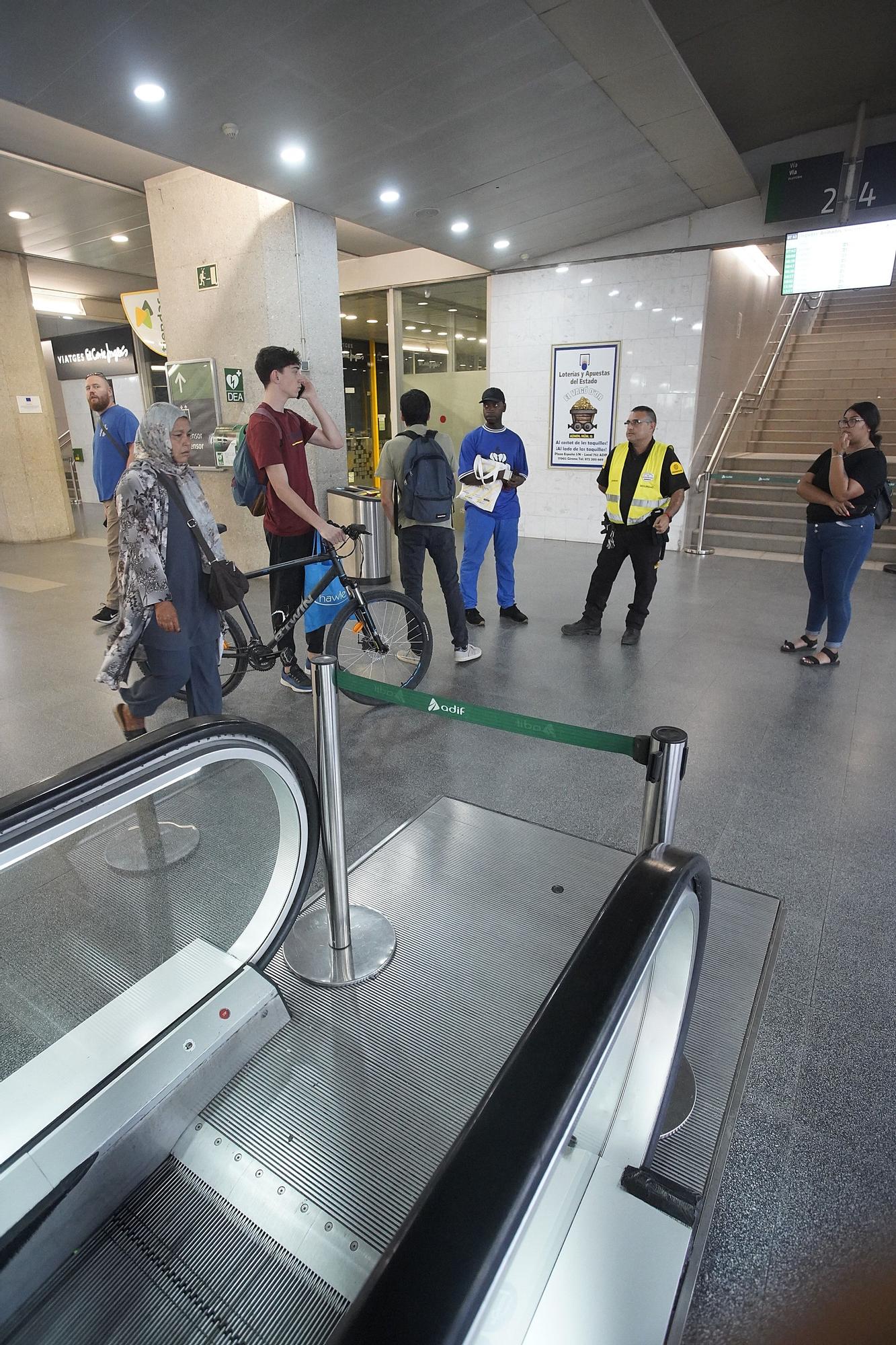 Caos ferroviari: Una avaria deixa sense trens de Rodalies i mitja distància