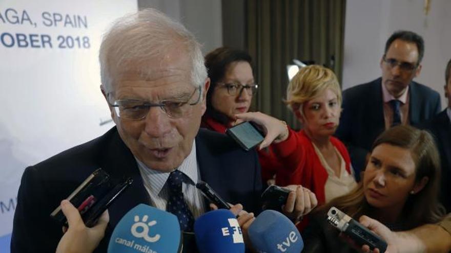 Borrell insiste en que le han escupido pero no dice quién