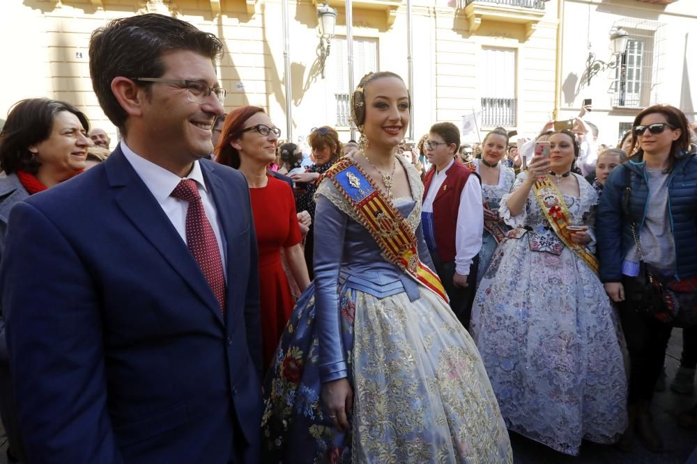 Entrega de estandartes de la Diputación a las Fallas