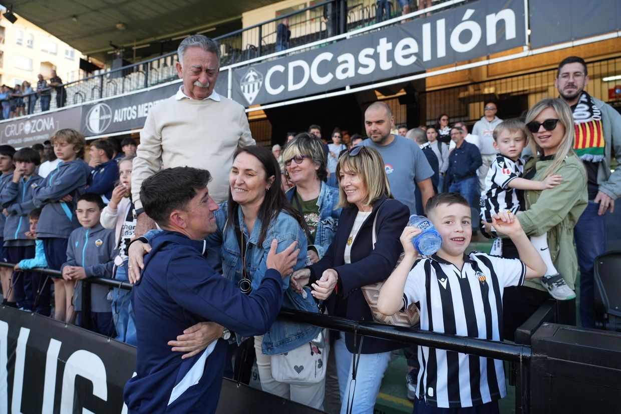 ¡Las mejores imágenes de la celebración del ascenso a Segunda Federación del Castellón B!