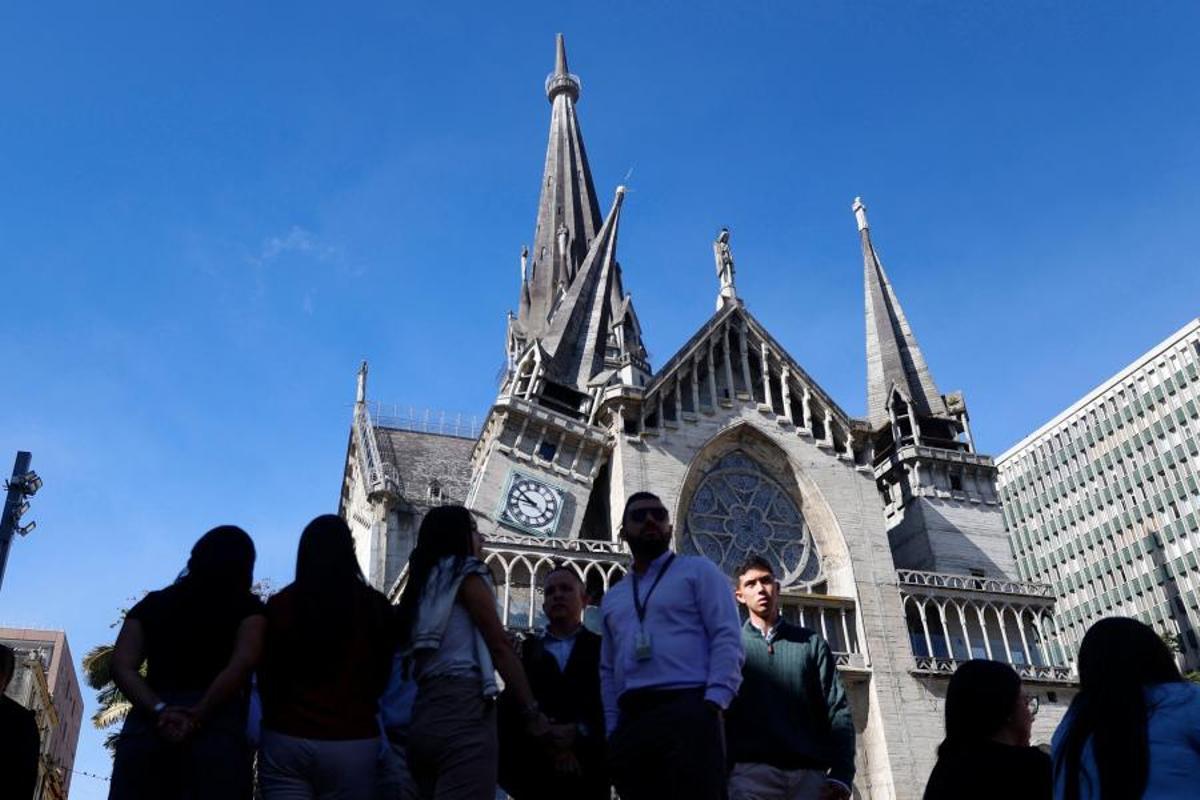Imágenes del terremoto de magnitud 7,4 que ha sacudido a la mayor parte de Colombia Imágenes del terremoto de magnitud 7,4 que ha sacudido a la mayor parte de Colombia