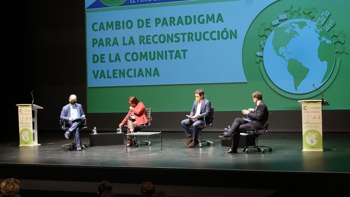 Mesa redonda sobre las infraestructuras de sostenibilidad en Castellón.