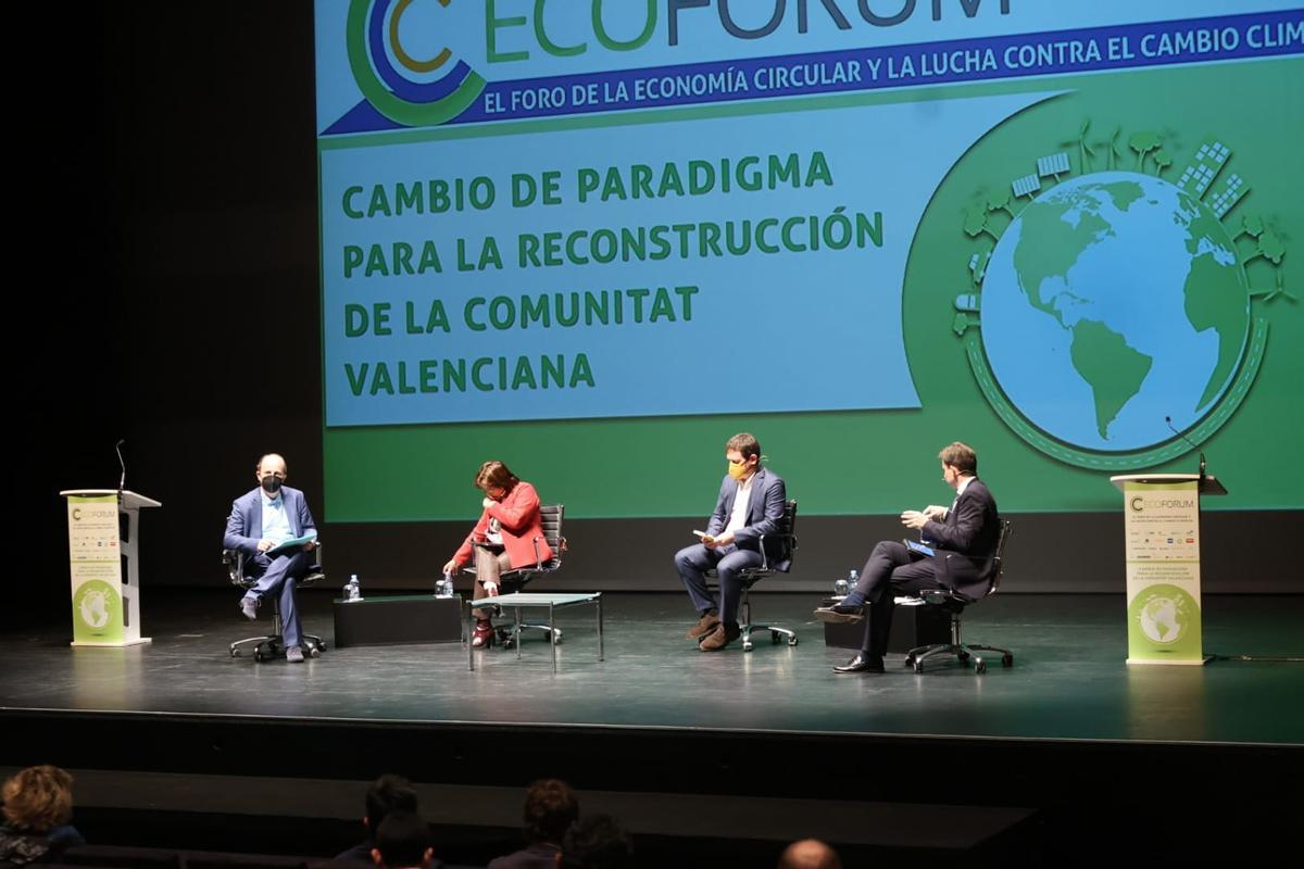 Mesa redonda sobre las infraestructuras de sostenibilidad en Castellón.