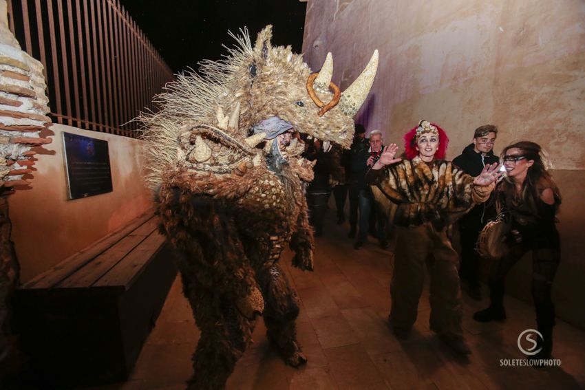 Suelta de la Mussona en el Carnaval de Águilas