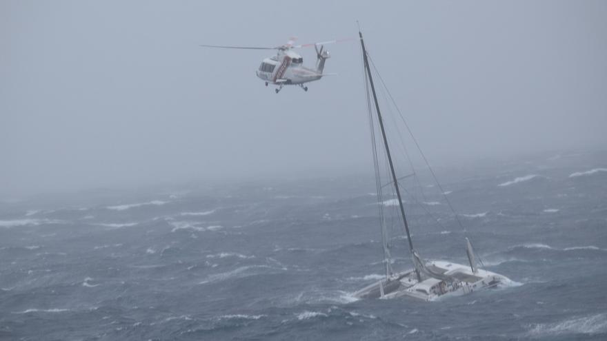 Labores de búsqueda y rescate por el ciclón 'Gabrielle' en Nueva Zelanda.