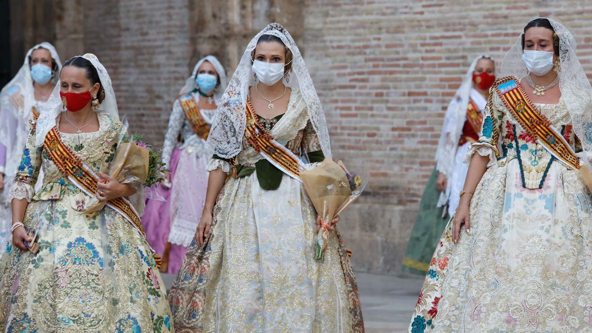 Búscate en el segundo día de Ofrenda por la calle del Mar (entre las 18.00 y las 19.00 horas).