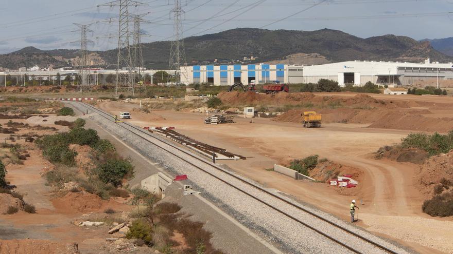 ADIF expropia más terrenos para acabar las obras del tren al puerto de Sagunt