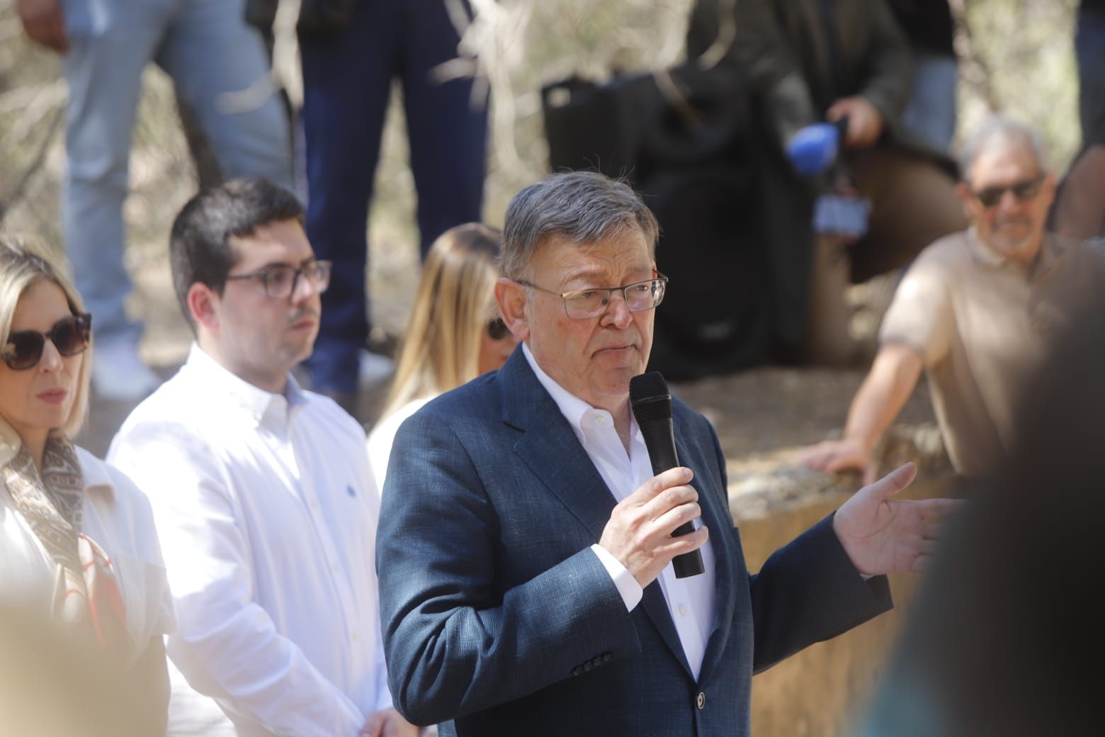 Celebración del 14 de abril en el paredón de España en Paterna