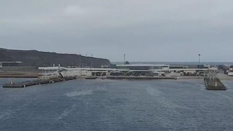 El ferri &#039;Ciudad de Ibiza&#039; hace su entrada en el Puerto de Las Palmas procedente de Lanzarote