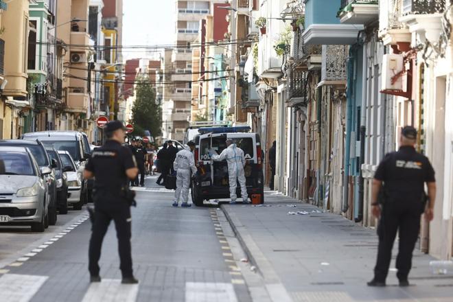 Un hombre se atrinchera en una casa del Cabanyal tras diparar a otro con una escopeta de perdigones