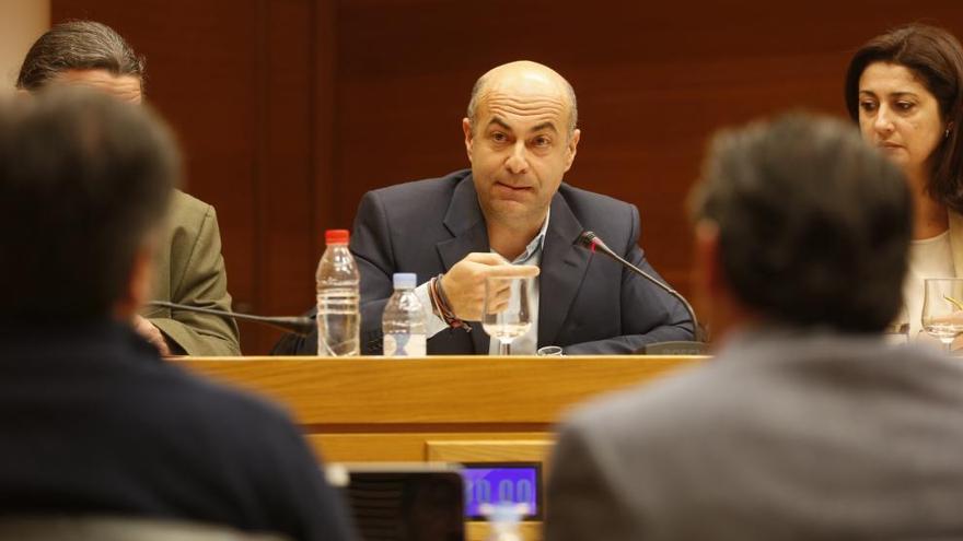 Arturo Rocher, en su comparecencia en la comisión del accidente de metro. Foto: Fernando Bustamante