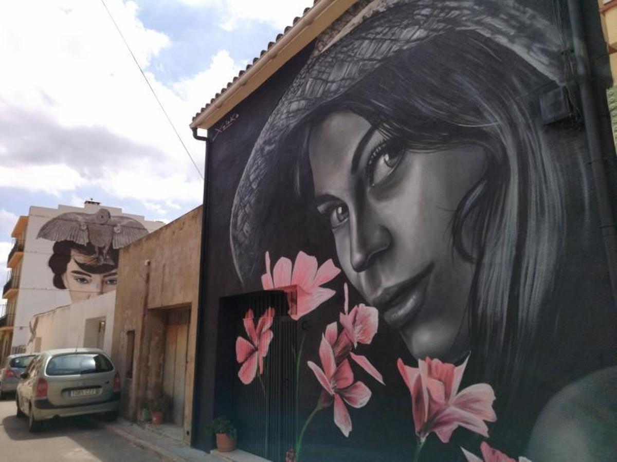 El arte aletea en los muros de Benigembla