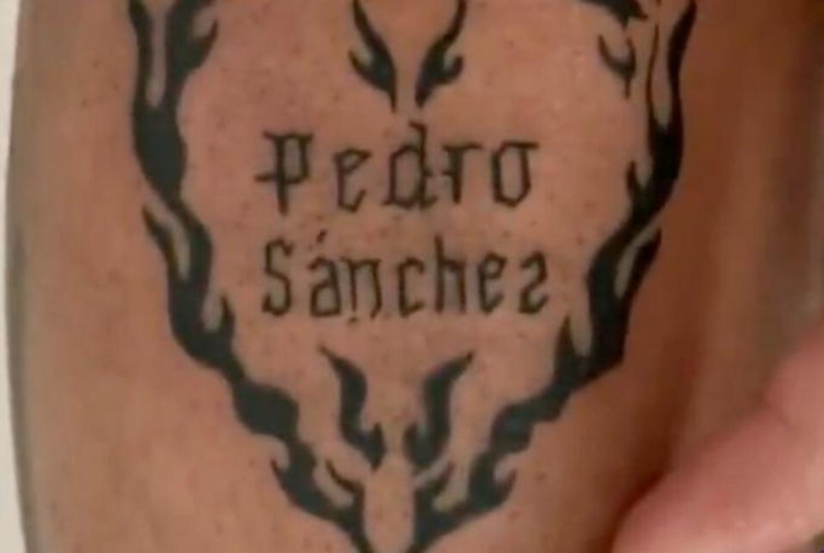 Tatuaje de Pedro Sánchez.