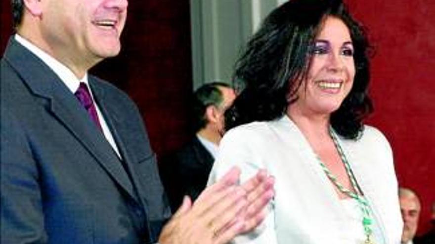 Isabel Pantoja se quedará sin la Medalla de Andalucía