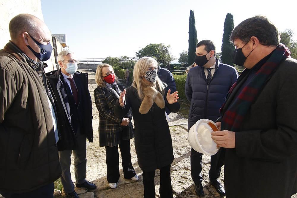 La consejera de Cultura, en las obras del Salón Rico de Medina Azahara