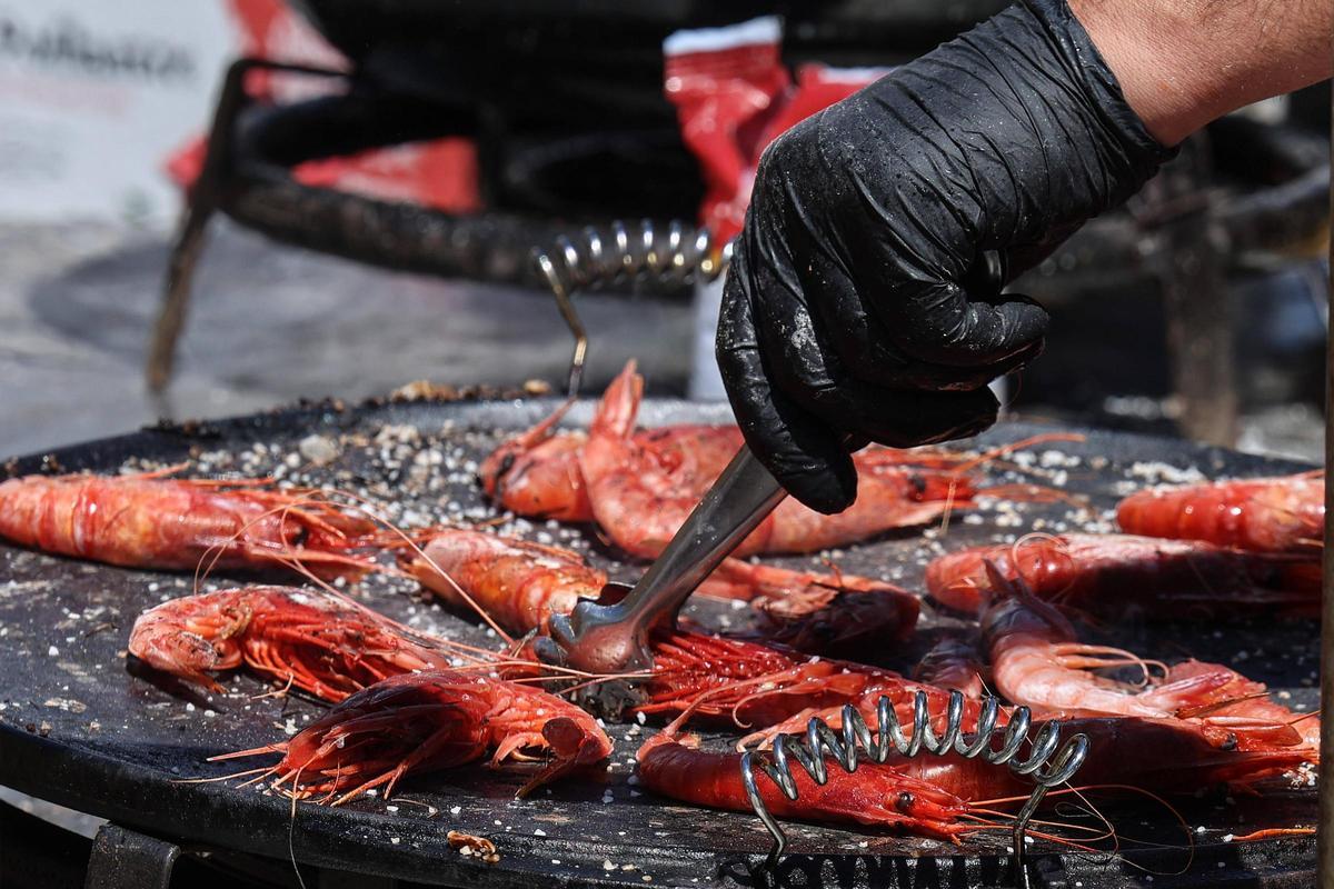 Las gambas fueron uno de los platos más demandados por los asistentes