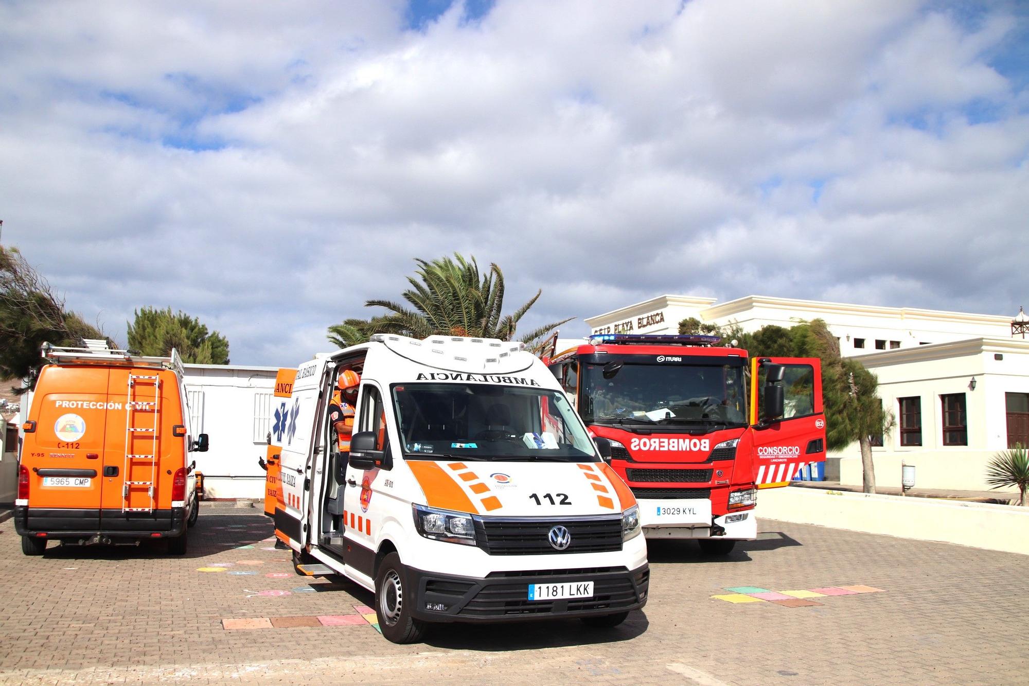 Simulacro de incendio en el colegio de Playa Blanca (Yaiza)