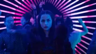 Una 'rave' en el desierto y el ballet vengativo de Ana de Armas marcan el ritmo en los cines