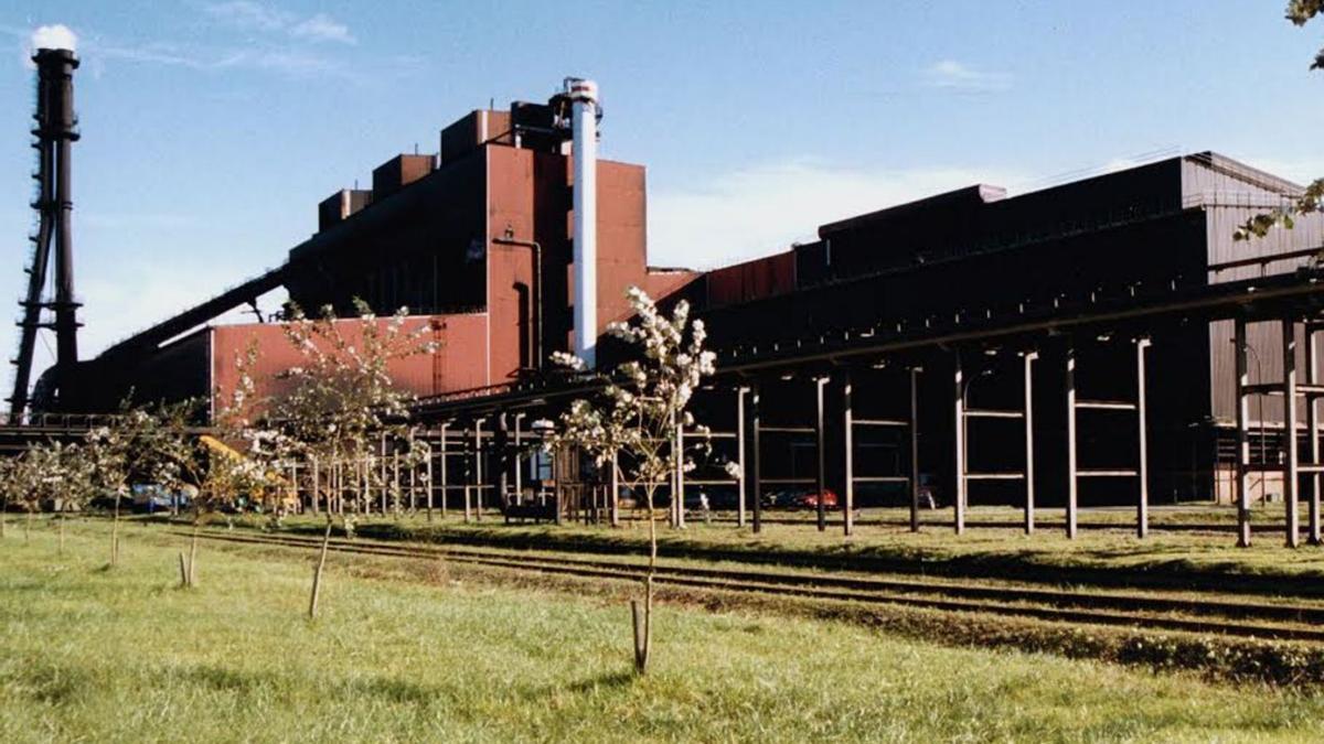 Actual acería convencional de ArcelorMittal en su factoría de Gijón, que será sustituida por otra eléctrica e híbrida.