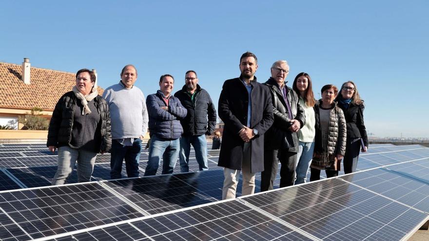 Ribó, los concejales Ramón y Beamud, la alcaldesa pedánea y los responsables de la iniciativa. | A. V.