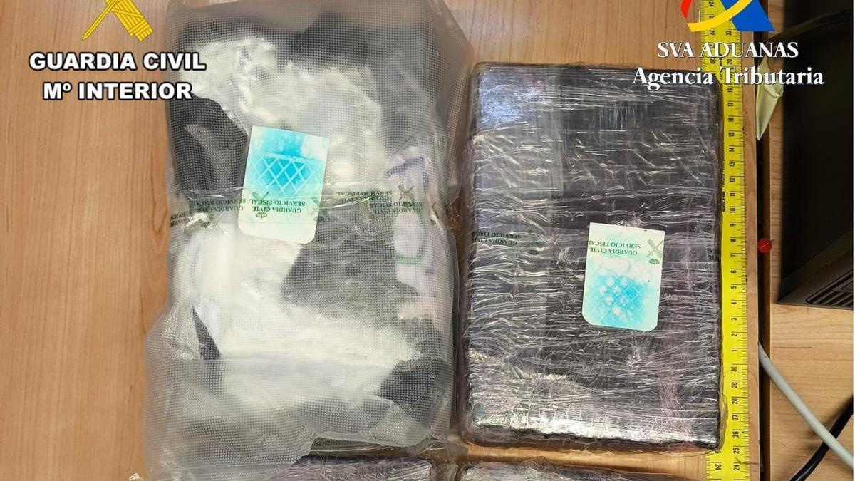 Detenido en Tenerife al ocultar 4,5 kilos de cocaína en un coche llegado desde Gran Canaria