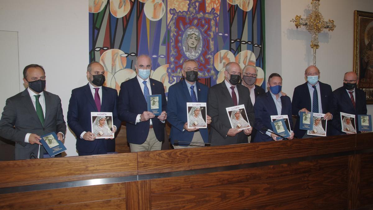 Presentación de 'La Saeta' en la sede de la Agrupación.