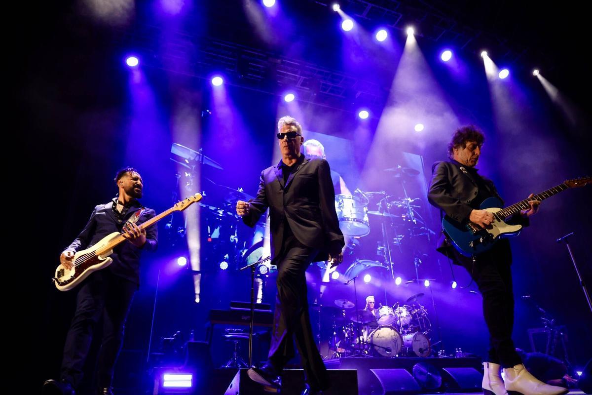 Loquillo y David Russell animan la noche cordobesa