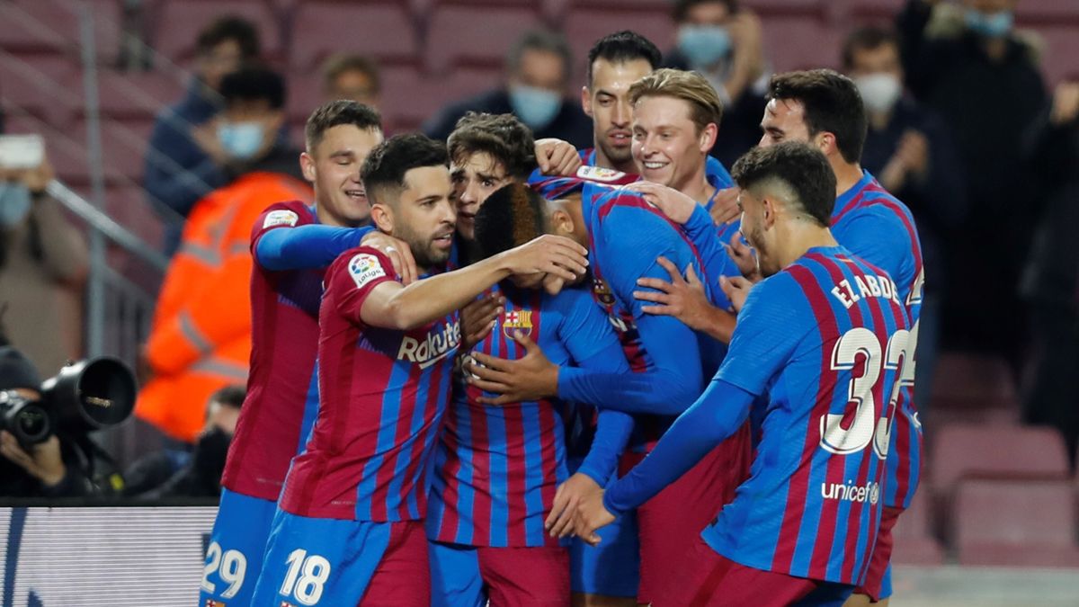Los jugadores del Barça, celebrando uno de los goles ante el Elche