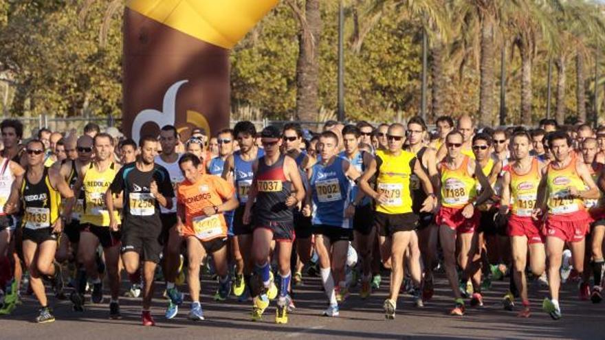 El bulevar sur acogió la salida de la primera gran prueba de otoño en Valencia.