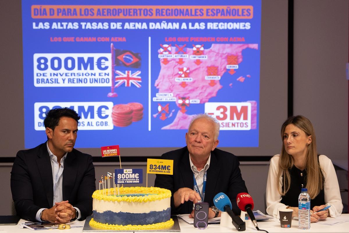 El consejero delegado de Ryanair, Eddie Wilson, este lunes durante su encuentro de los medios para denunciar el 'Día D' para los aeropuertos regionales españoles.