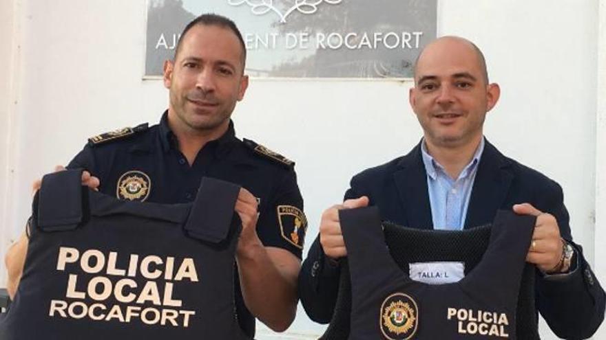 Compra de chalecos antibalas para los 20 policías locales