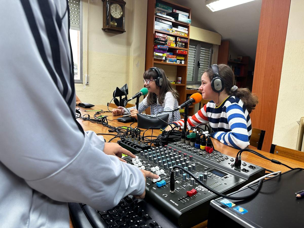 Grabación de un podcast en el colegio Santísima Trinidad-Amor de Dios