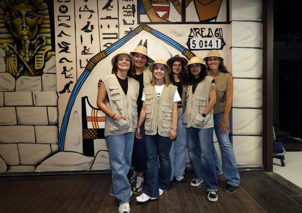 Sheila y sus amigas celebran la despedida de soltera.