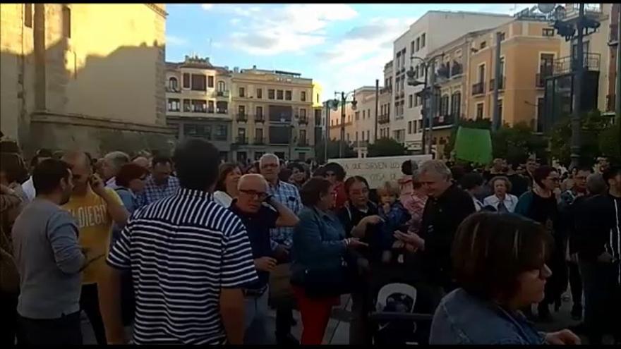 Protesta en Badajoz por el pacto de gobierno entre PP y Cs