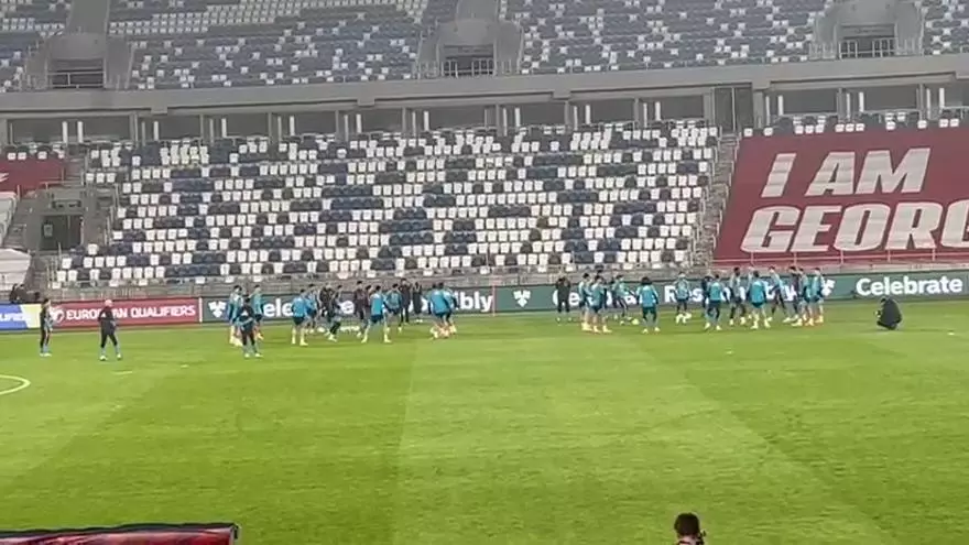 España se entrena en el Boris Paichadze de Tiflis para preparar el partido decisivo ante Georgia