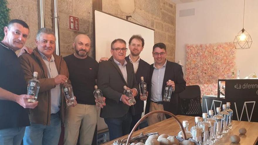 Un vodka artesanal elaborado a base de patatas de A Limia