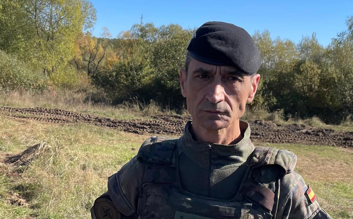 El coronel de los paracaidistas desplegados en Eslovaquia, Francisco Calvo