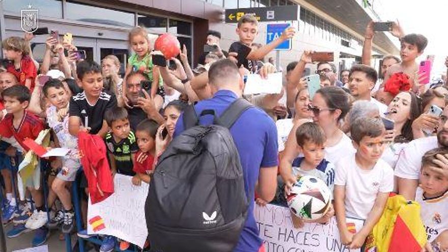 Llegada de los jugadores de España a Badajoz