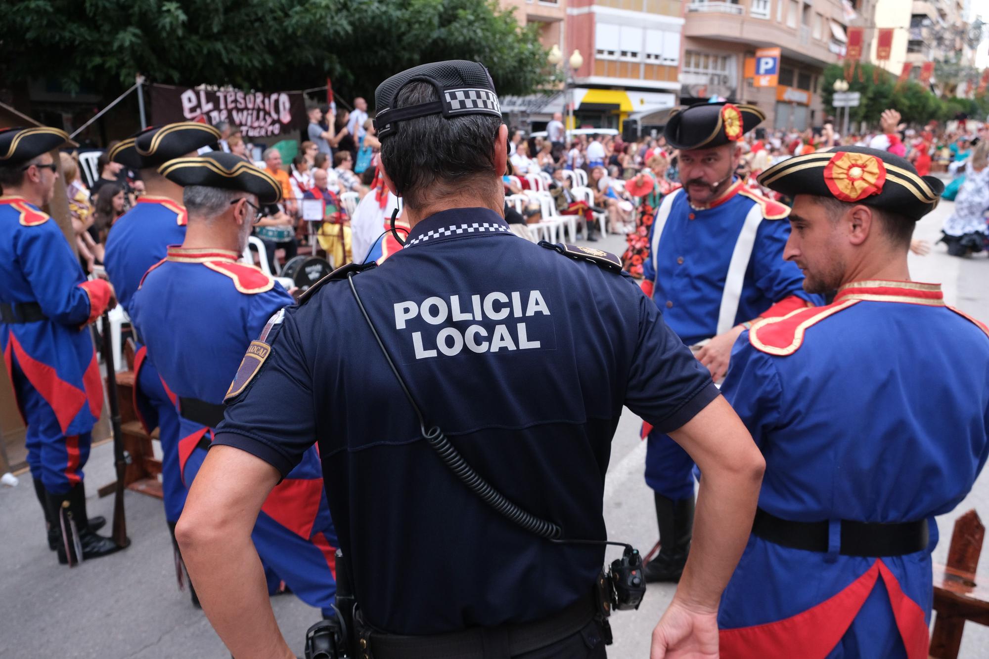 Así ha sido el tradicional Contrabando de la comparsa de Andaluces en los Moros y Cristianos de Villena