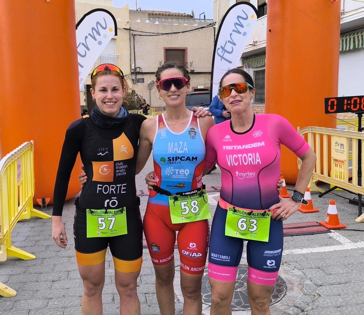 Alba Forte, Eva Mazas y Victoria Castiñeiras, las mejores mujeres en el Duatlón de Calasparra