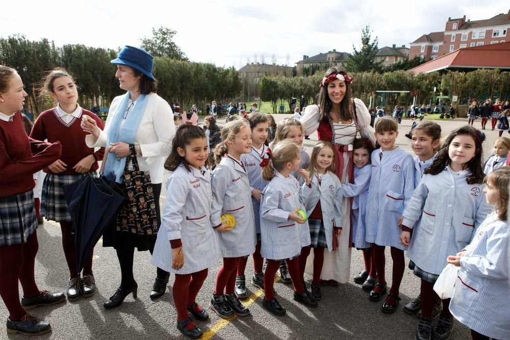 Profesores de Las Dominicas se disfrazan de obras artísticas