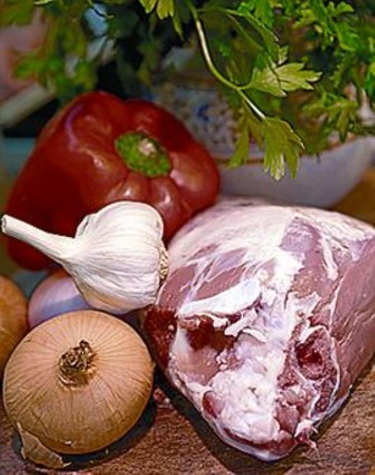 La cuixa de xai, amb alguns dels ingredients. La cuixa de xai, amb alguns dels ingredients.