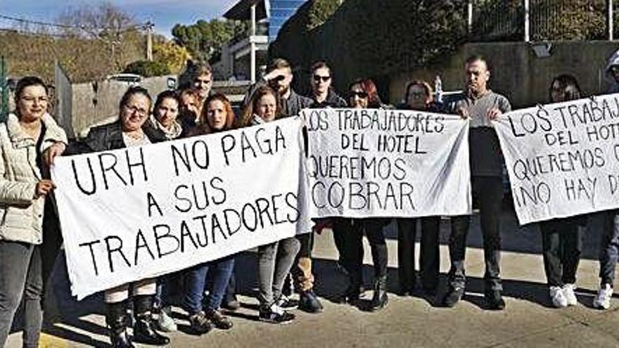 Empleats de l&#039;establiment protesten a l&#039;URH Palau de Bellavista de Girona, de la mateixa cadena.