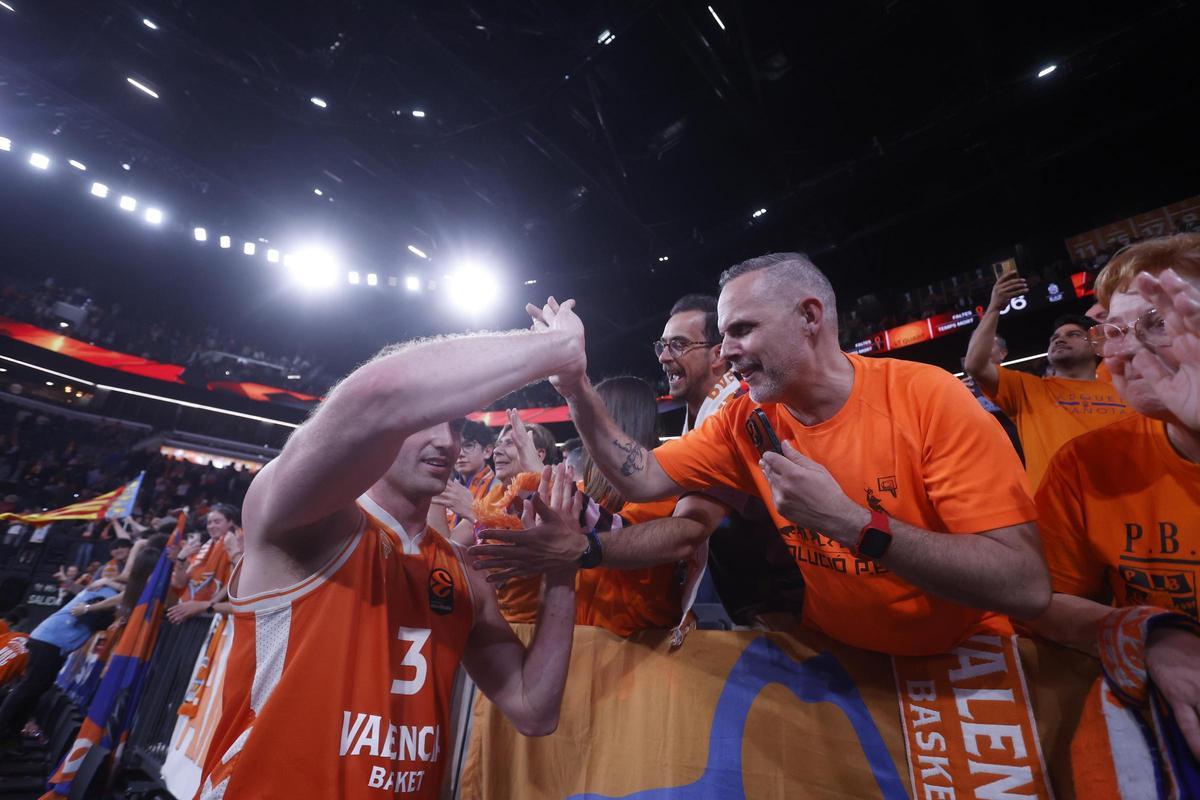 Todas las fotos del Valencia Basket - Olimpia Milano en el Roig Arena