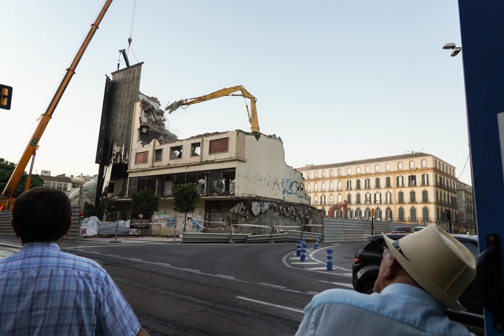 El Astoria desaparece de la plaza de la Merced