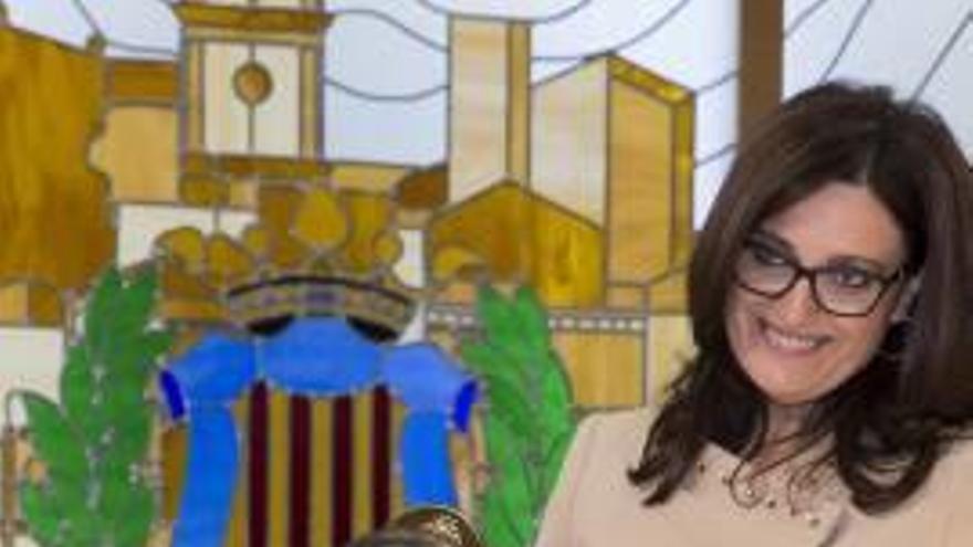 La nueva fallera mayor de Valencia visita Carlet