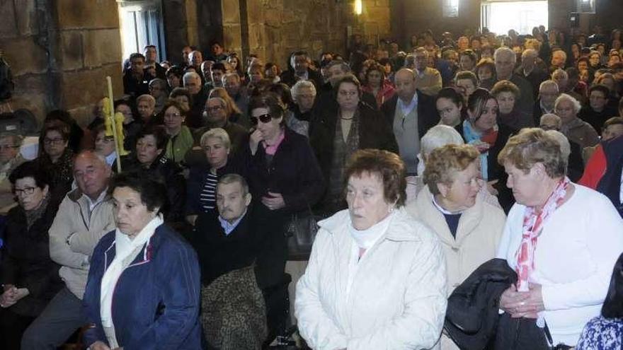 Las misas fueron muy concurridas durante toda la jornada. // N.Parga